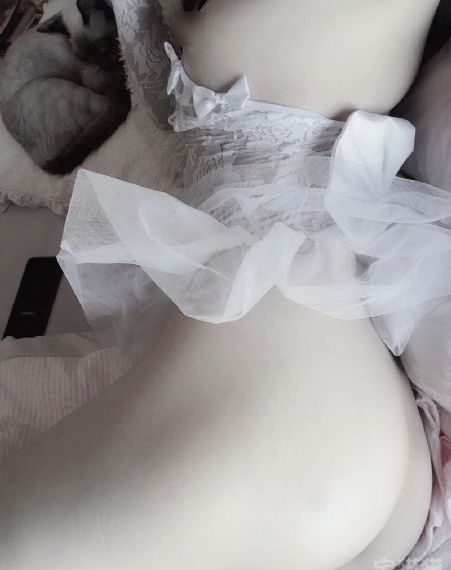 欧美铆钉女靴真皮_BD国语高清完整版播放