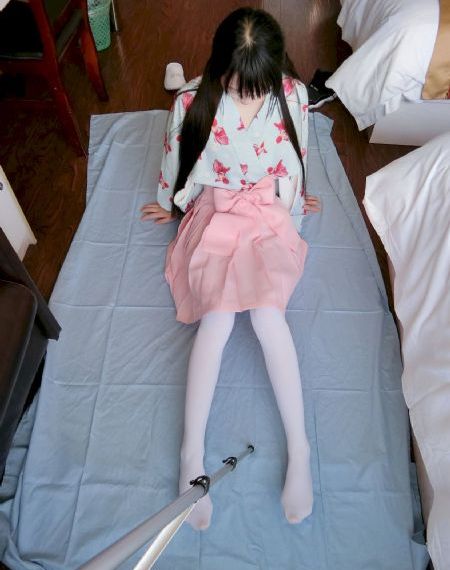 欧美尼西服街拍_HD免费播放