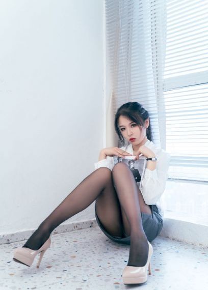欧美丝袜挠脚心视频_国语版高清