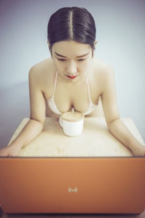 日韩精品精品不卡成人快播网站_剧情片全集免费播放