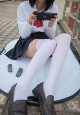 欧美韩高端女装店_BD英语电影完整版在线观看