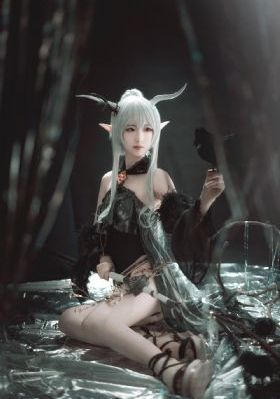 国产哺乳文胸_1080迅雷电影在线