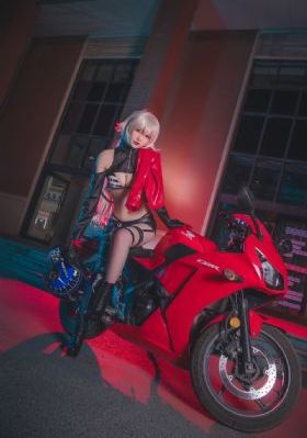 欧美激情美女图片_720免费观看